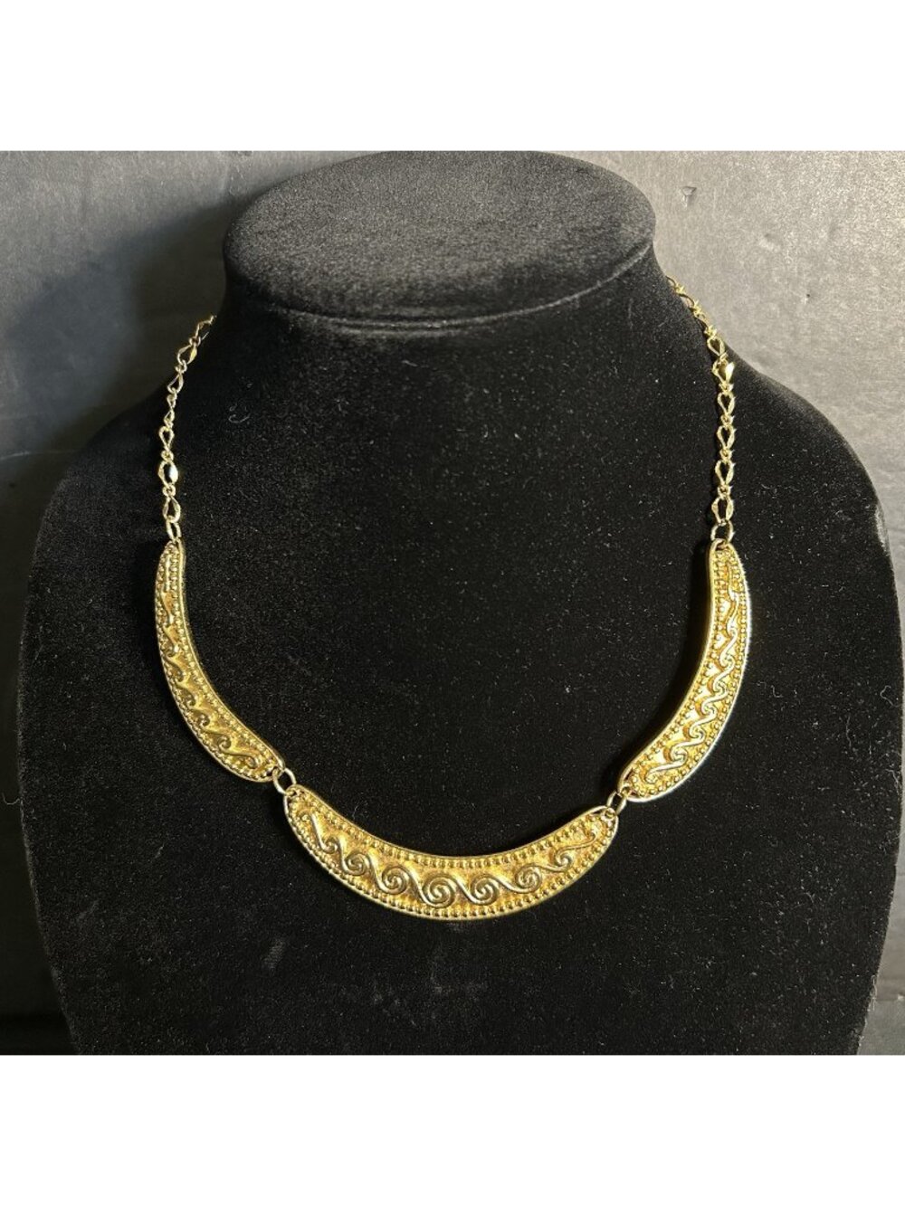Vtg Avon Collar Necklace Chunky Linked Gold Tone Egyptian Revival Style Sz 17”